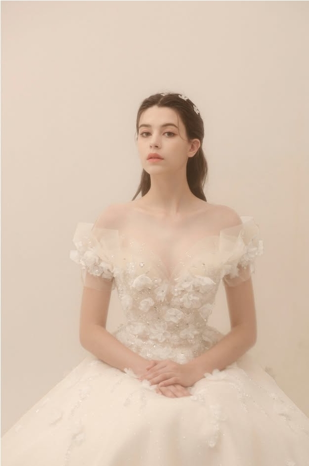 중고 거래로 올라온 웨딩 본식 드레스 예시 이미지