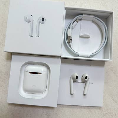 Apple 에어팟 2세대 유선충전 모델 (MV7N2KH/A)